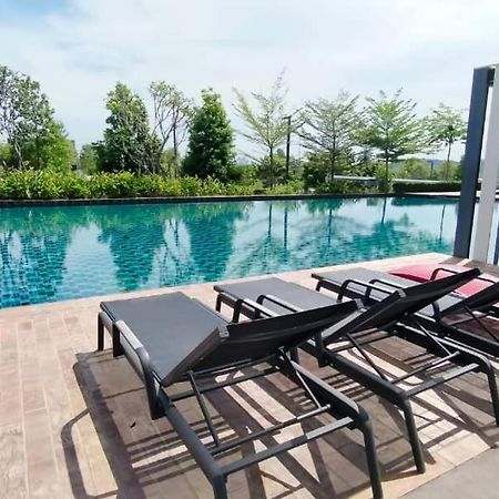 Theolive Family Suite @Klia By Honey Homestay Sepang Exterior photo